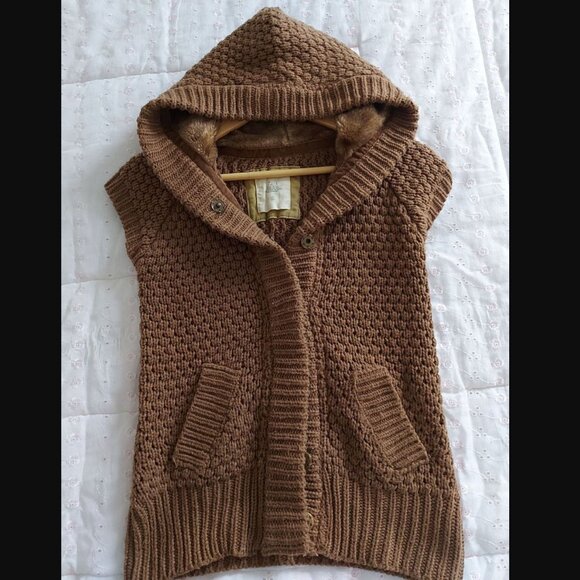 Zara Knitwear Tan Cable Knit Faux Fur Hooded Short Sleeve Sweater Jacket Medium - Picture 11 of 11
